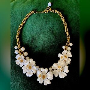 Banana Republic gorgeous floral statement necklace